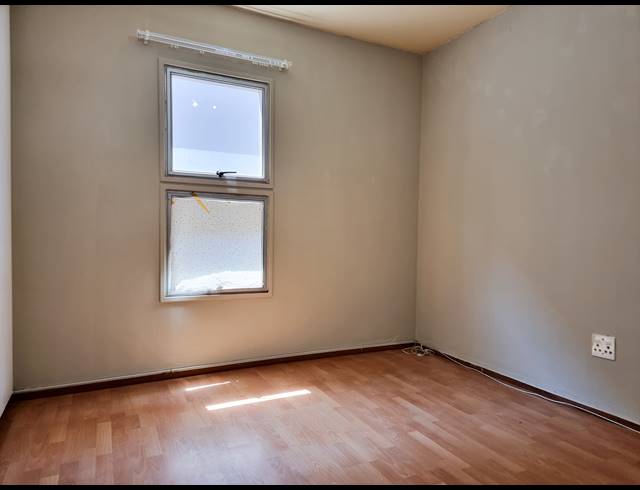 2 BEDROOM TOWNHOUSE RENTED IN GLENANDA